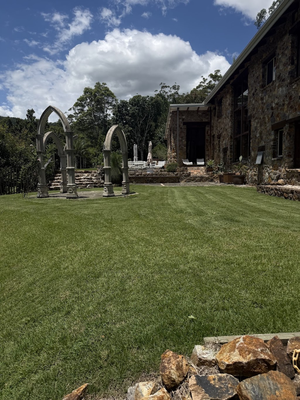 Misty Mountain Manor | 90 Bonnydoon Rd, Uki NSW 2484, Australia | Phone: 0448 222 425