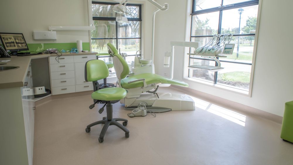 Broad Oak Medical and Dental | dentist | 14 Broad Oak Dr, Cranbourne East VIC 3977, Australia | 0359951000 OR +61 3 5995 1000