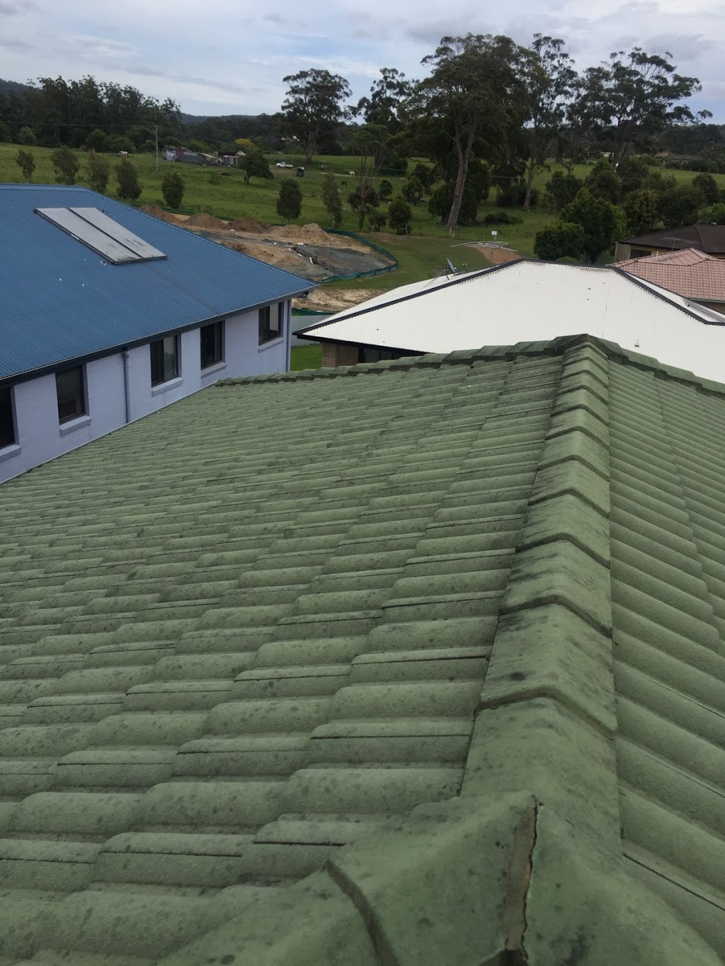 MID NORTH COAST PRESSURE CLEANING ROOF AND DRIVEWAY RESTORATIONS | roofing contractor | Lord St, East Kempsey NSW 2440, Australia | 0413643206 OR +61 413 643 206