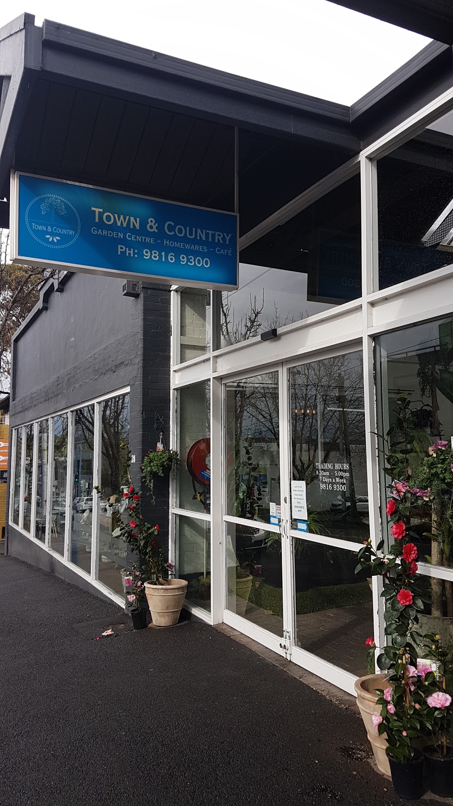Town & Country Balwyn | cafe | 24 Whitehorse Rd, Balwyn VIC 3103, Australia | 0398169300 OR +61 3 9816 9300