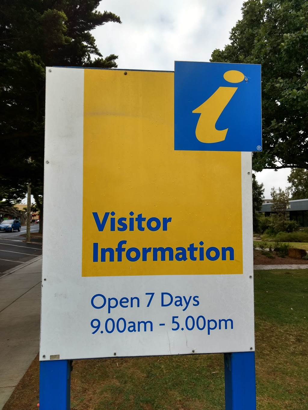 Cowes Visitor Information Centre | 97 Thompson Ave, Cowes VIC 3922, Australia | Phone: 1300 366 422