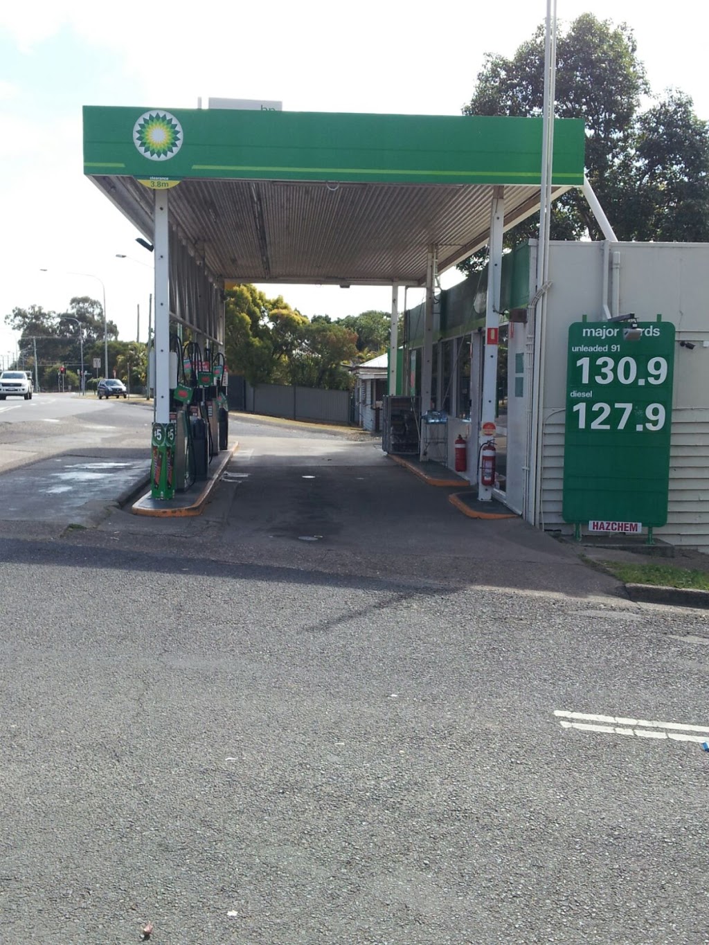 BP | gas station | 272 Warwick Rd, Churchill QLD 4305, Australia | 0732814502 OR +61 7 3281 4502