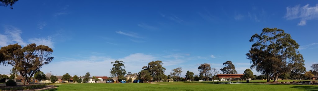 Glen Devon Park | Glen Devon Primary School, 2 Golden Ave, Werribee VIC 3030, Australia