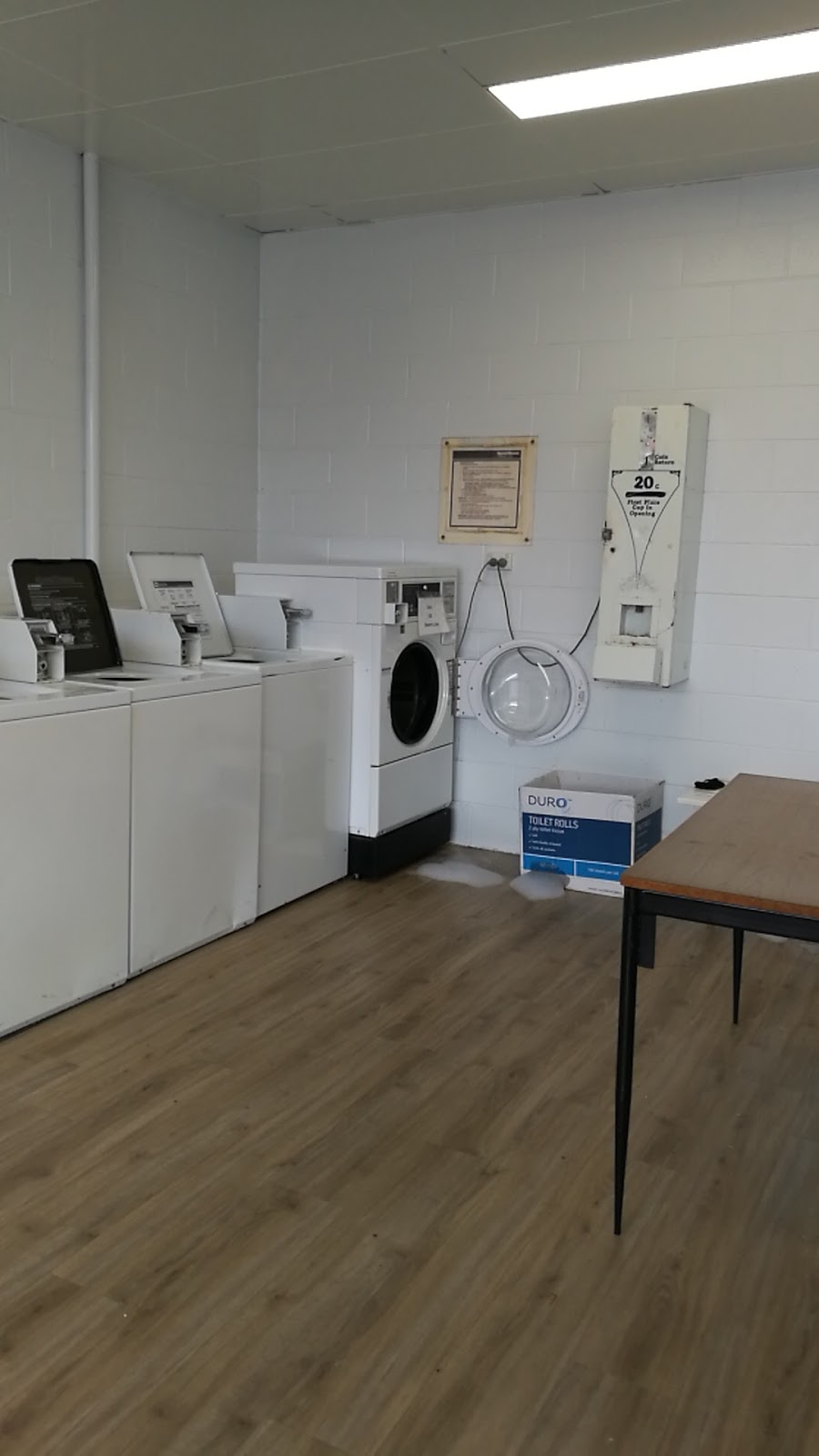 Wendouree Coin Laundry | laundry | 1215D Howitt Street, Wendouree VIC 3355, Australia