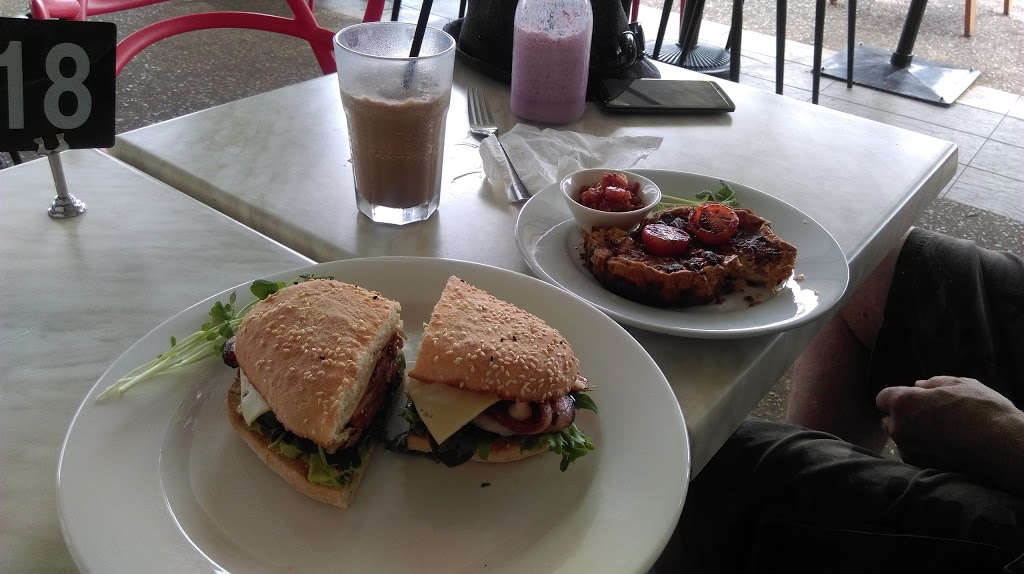 The Bean and Leaf Cafe - Redland Bay | cafe | 171/165-169 Broadwater Terrace, Redland Bay QLD 4165, Australia | 0738292400 OR +61 7 3829 2400
