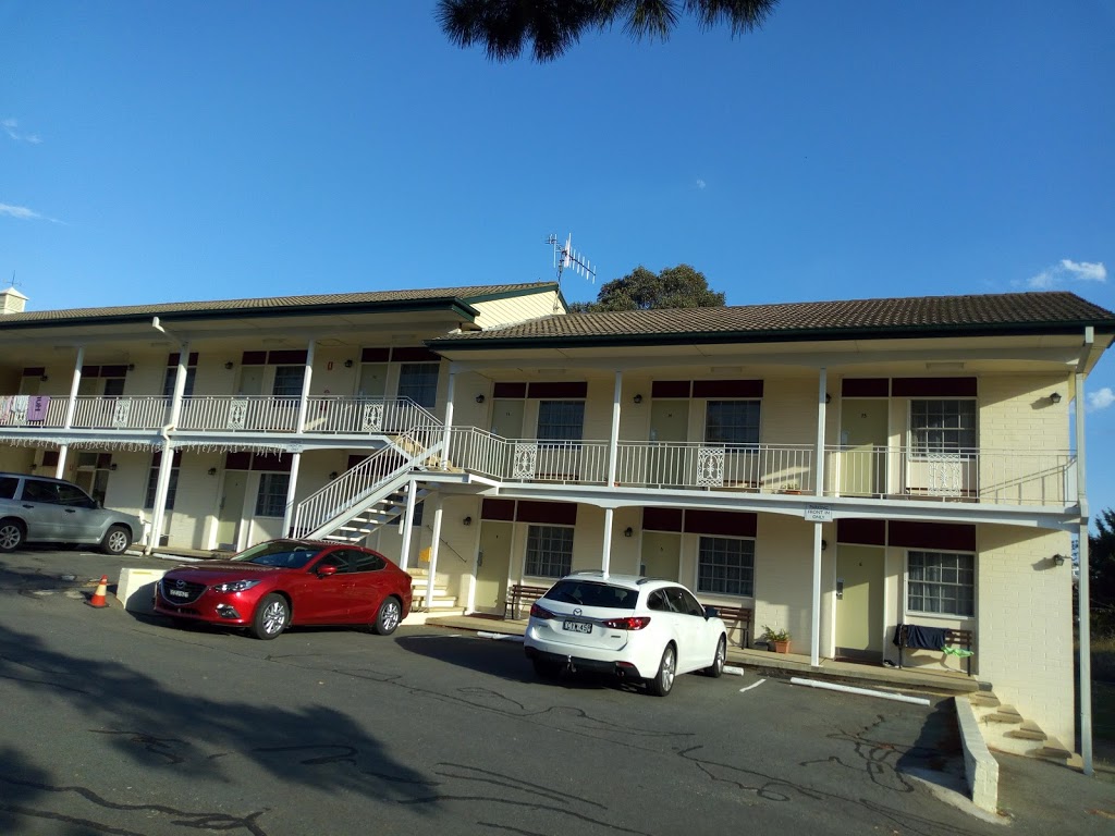 Colonial Lodge Motor Inn | 2 MacDonald St, Yass NSW 2582, Australia | Phone: (02) 6226 3313