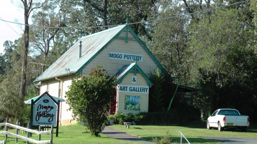 Mogo Pottery & Painting Gallery | 22-24 Sydney St, Mogo NSW 2536, Australia | Phone: (02) 4474 4982