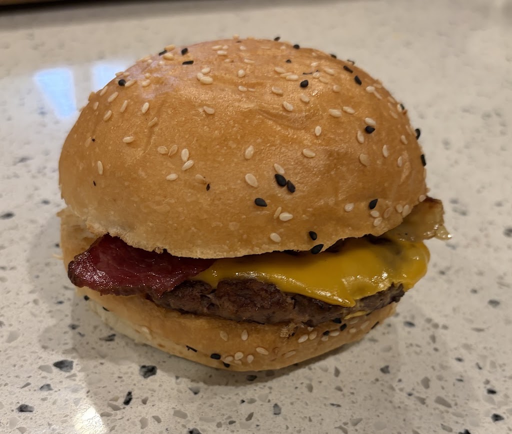 Burger Road Mernda | Shop 9/180 Riverdale Bvd, Mernda VIC 3754, Australia | Phone: 0404 165 153
