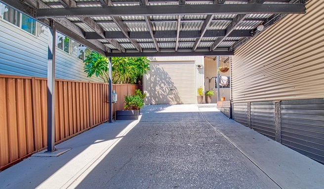 Blue Yonder Lodge and Studio | 10 Short St, Wyee Point NSW 2259, Australia | Phone: 0415 301 826