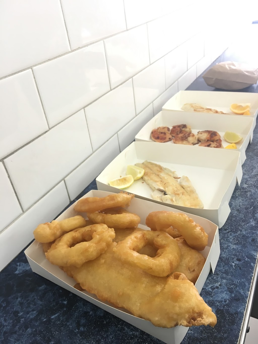 Spinakers Fish & Chips | meal takeaway | 8/2456 Warburton Hwy, Yarra Junction VIC 3797, Australia | 0359671086 OR +61 3 5967 1086