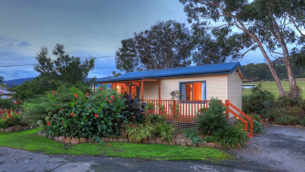 The 2Cs Bed and Breakfast | 1 Crooked Tree Ct, Cygnet TAS 7112, Australia | Phone: 0409 501 345