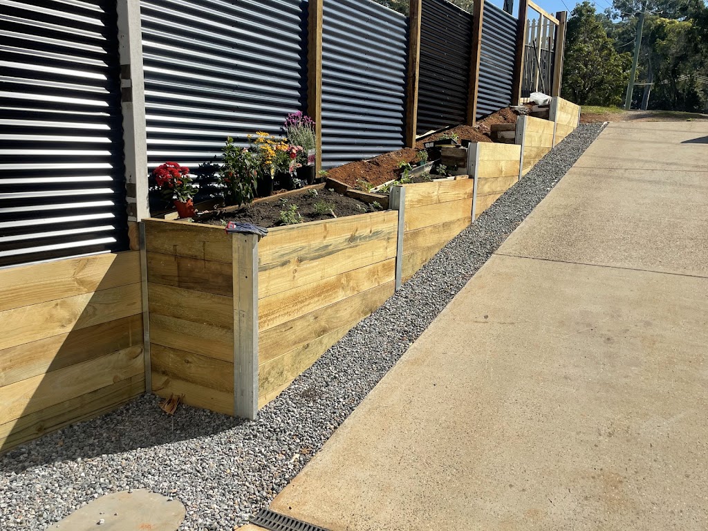 Dazzas Lil digger | Wattle St, Russell Island QLD 4184, Australia | Phone: 0473 501 689