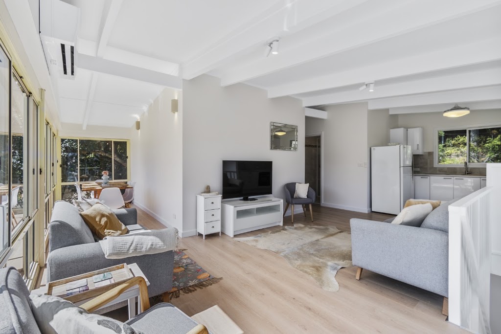 The Loft at Long Beach NSW | 64 Fauna Ave, Long Beach NSW 2536, Australia | Phone: 0423 348 185