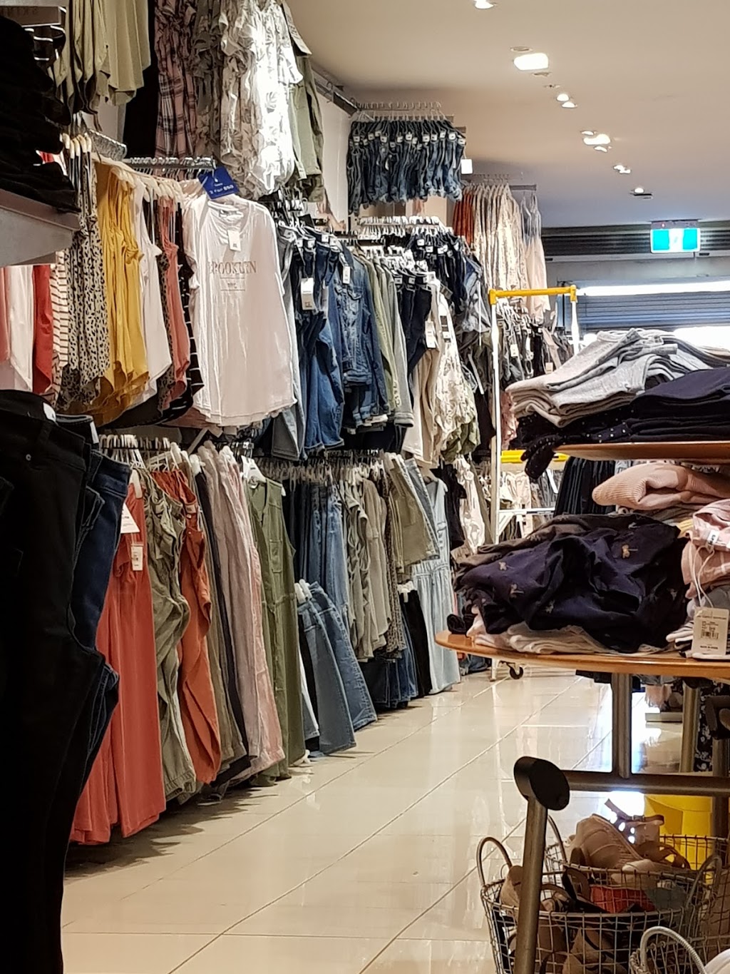 Just Jeans | clothing store | 38 Jonson St, Byron Bay NSW 2481, Australia | 0266809497 OR +61 2 6680 9497