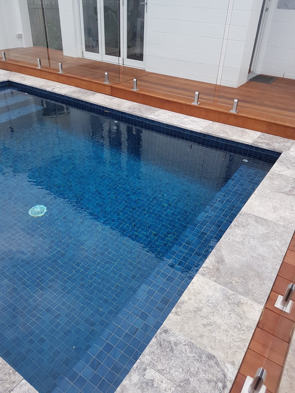 Creation Pool Tiling | 2/6 Cantwell Ct, Miami QLD 4220, Australia | Phone: 0410 593 318