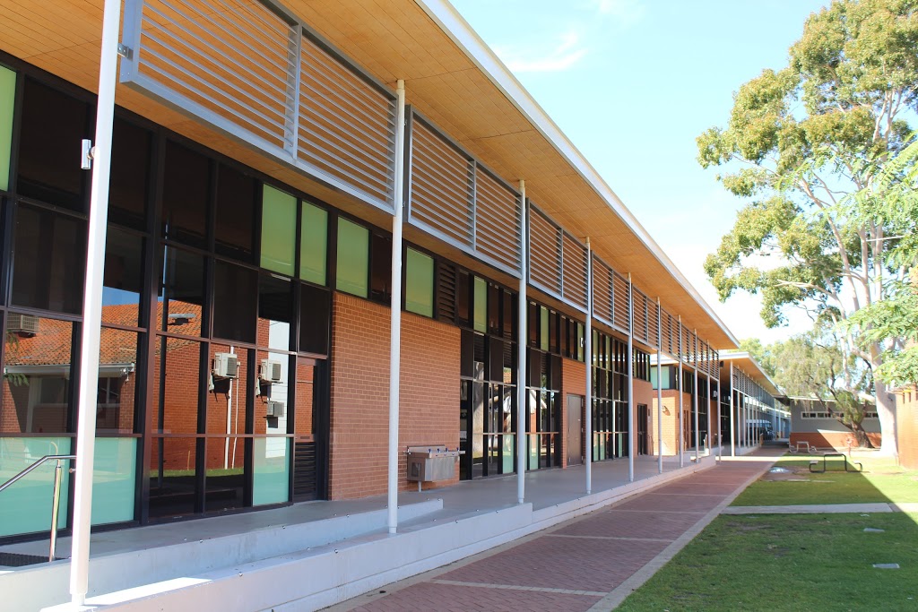 Pinjarra Senior High School | school | 16 McLarty Rd, Pinjarra WA 6208, Australia | 0895317000 OR +61 8 9531 7000