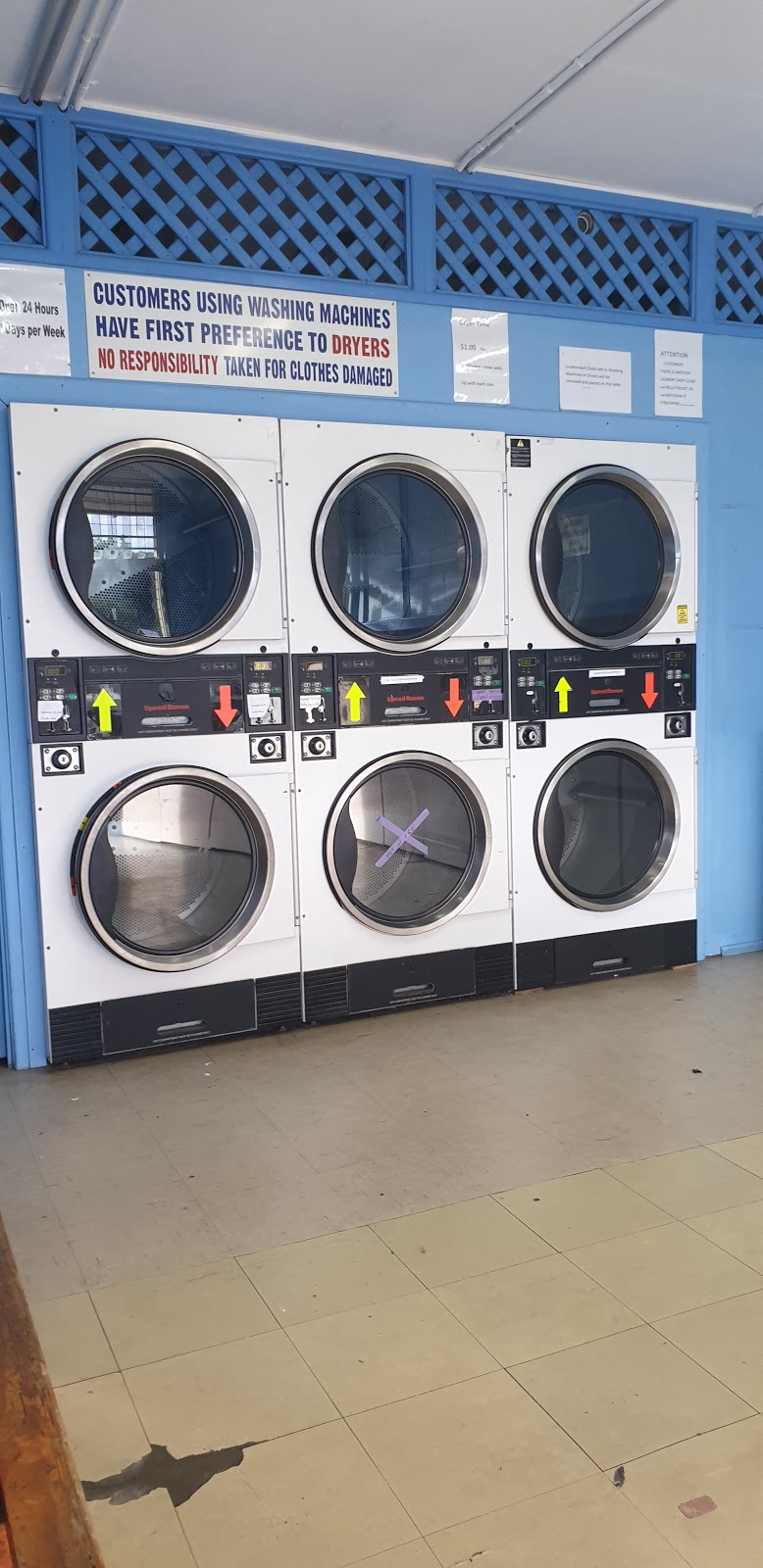 Leones Laundrette | laundry | 41 Ellis St, Lawnton QLD 4501, Australia