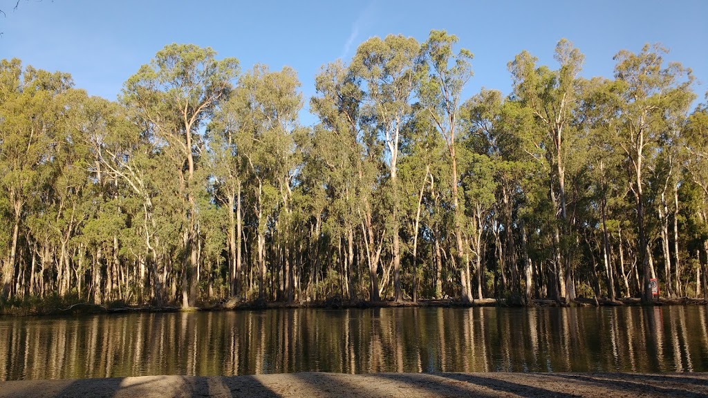 Picnic Point Caravan Park | rv park | Picnic Point Road, Mathoura NSW 2710, Australia | 0358843375 OR +61 3 5884 3375