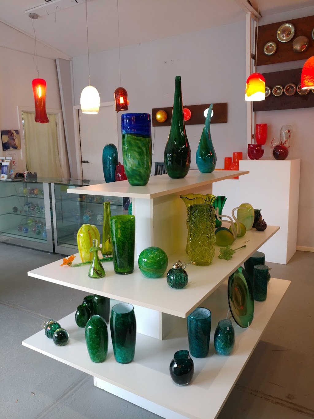 Healesville Glass Blowing Studio | art gallery | 16B Hunter Rd, Healesville VIC 3777, Australia | 0359622211 OR +61 3 5962 2211