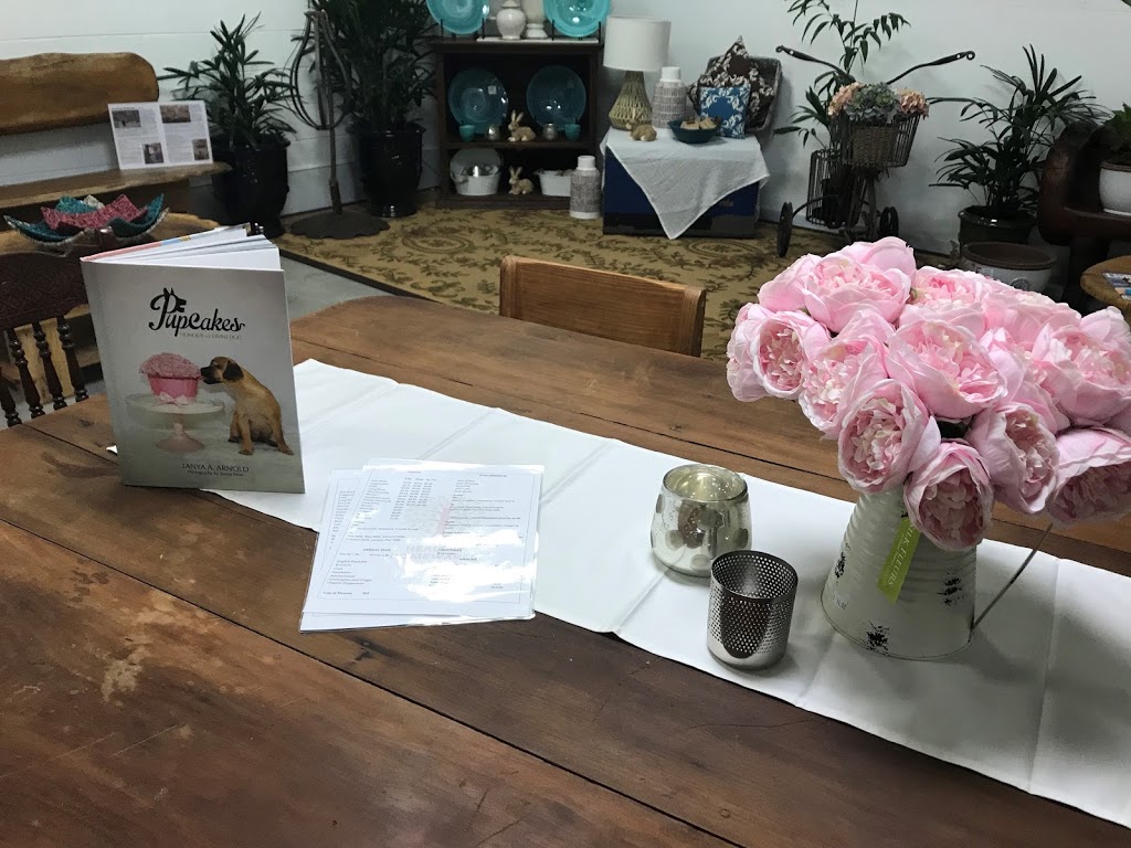 Maleny Florist | 1/74 Maple St, Maleny QLD 4552, Australia | Phone: (07) 5494 2683