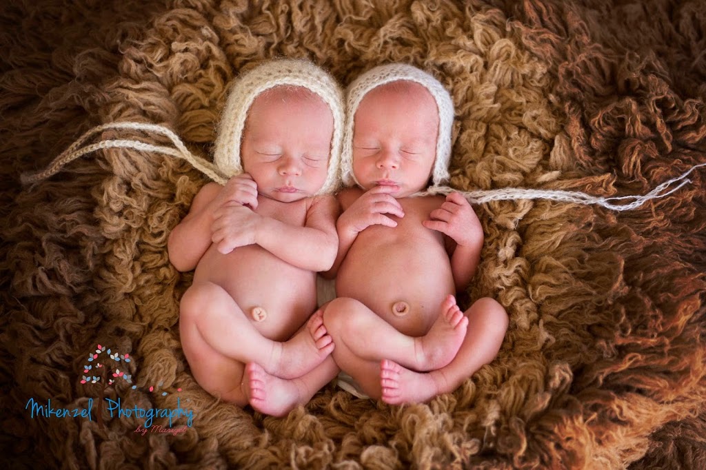 Newborn Photography by Mikenzel | 18 Ability Drive, Tanilba Bay NSW 2319, Australia | Phone: 0400 962 585