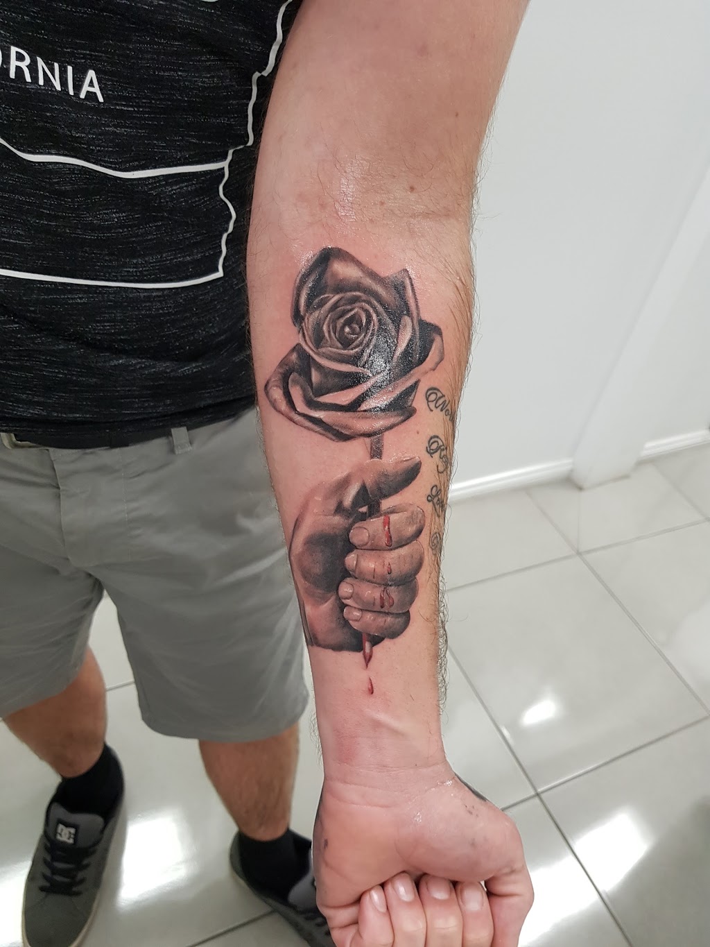 SAYAS ink Tattoo Clinic | store | Jewellstown Plaza Shopping Centre, 15B Ntaba Rd, Jewells NSW 2280, Australia | 0249487924 OR +61 2 4948 7924