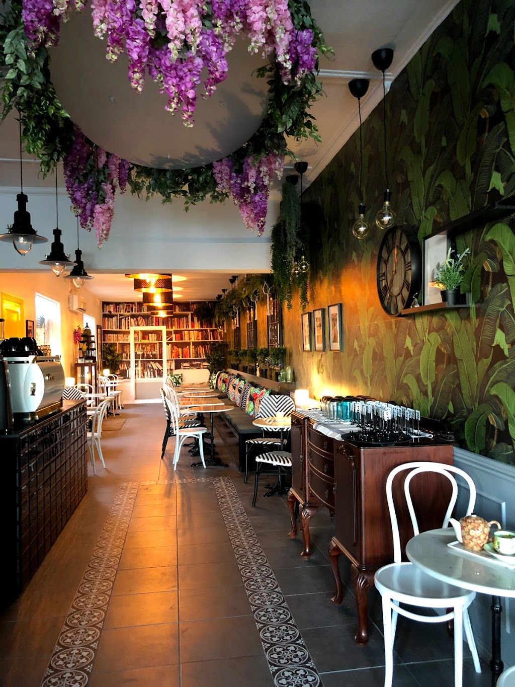 Flavours Patisserie Cafe | cafe | 264 Como Parade W, Parkdale VIC 3195, Australia
