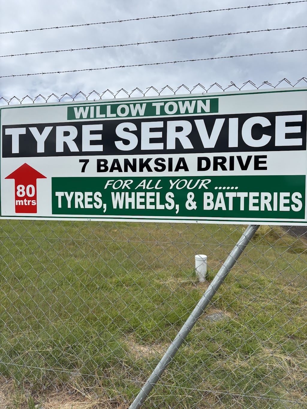 Willow town tyre service | 7 Banksia Dr, Tenterfield NSW 2372, Australia | Phone: 0429 345 835