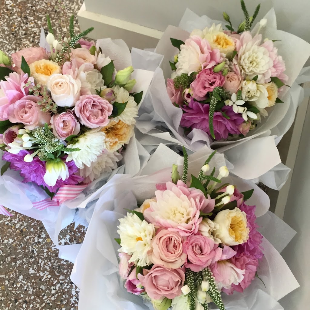 Clementine Floral Studio | florist | 141 Pakenham St, Echuca VIC 3564, Australia | 0400367283 OR +61 400 367 283