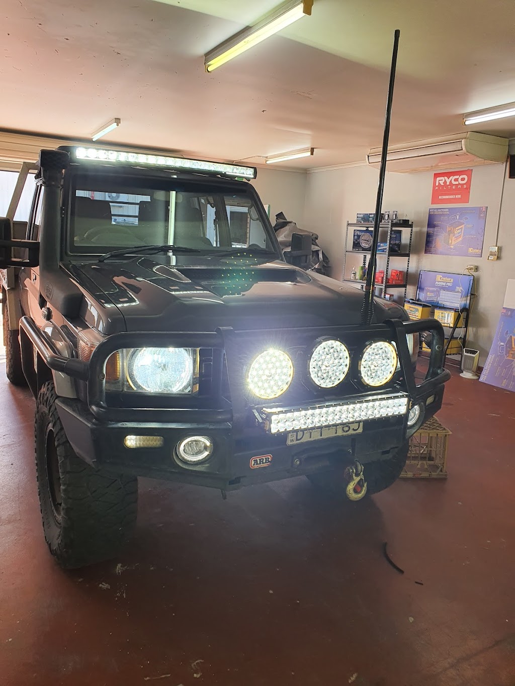 DMF Auto Electrics / MITS 4x4 Outfitters | car repair | 4/122 Woodstock St, Mayfield North NSW 2304, Australia | 0240620388 OR +61 2 4062 0388
