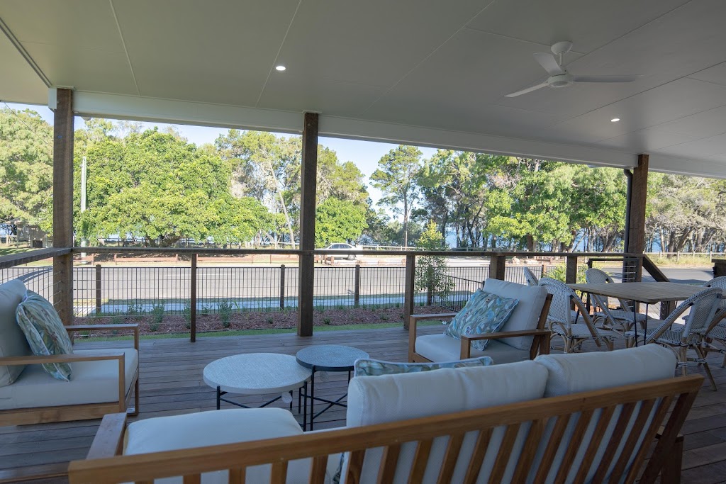 Crab Cottages on the Seafront | lodging | 650 Esplanade, Urangan QLD 4655, Australia | 0741255079 OR +61 7 4125 5079