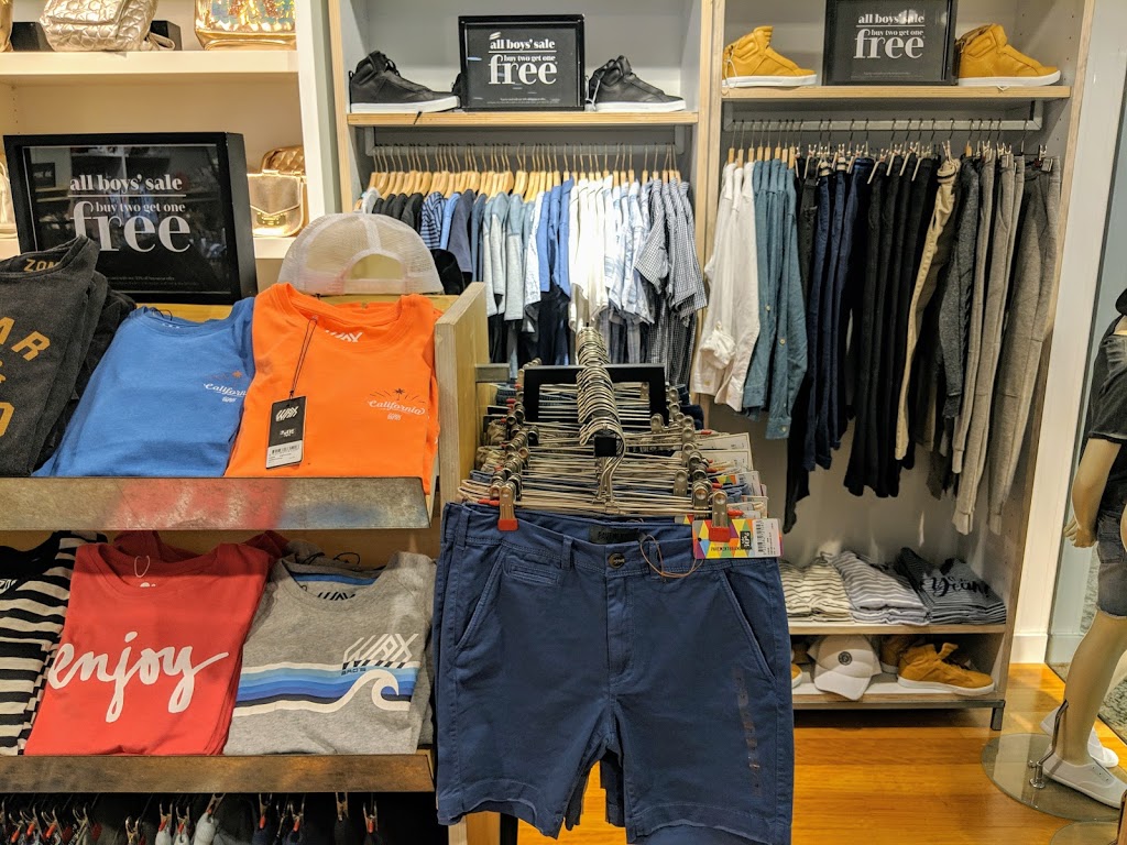 Pavement Brands | clothing store | Shop 2056, Indooroopilly Shopping Centre, 322 Moggill Rd, Indooroopilly QLD 4068, Australia | 0738789079 OR +61 7 3878 9079