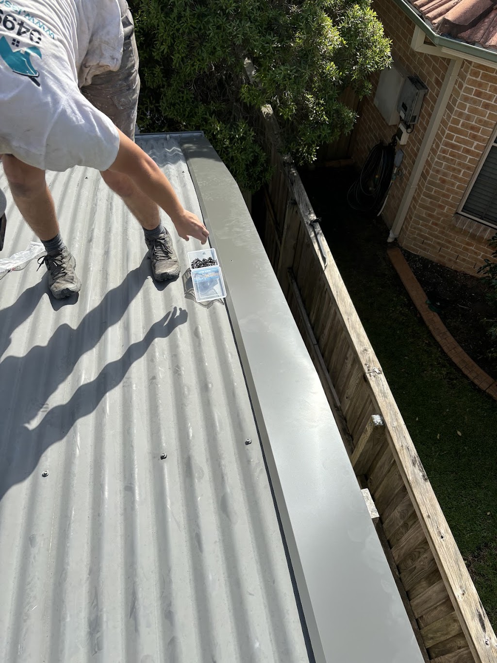 Jason’s painting and handyman services | 1-3 Lake Parade, East Corrimal NSW 2518, Australia | Phone: 0499 864 189