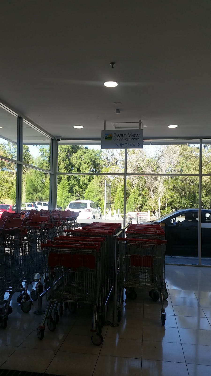 Swan View Shopping Centre | Gladstone & Marlboro Roads, Swan View WA 6056, Australia | Phone: (08) 9303 7300