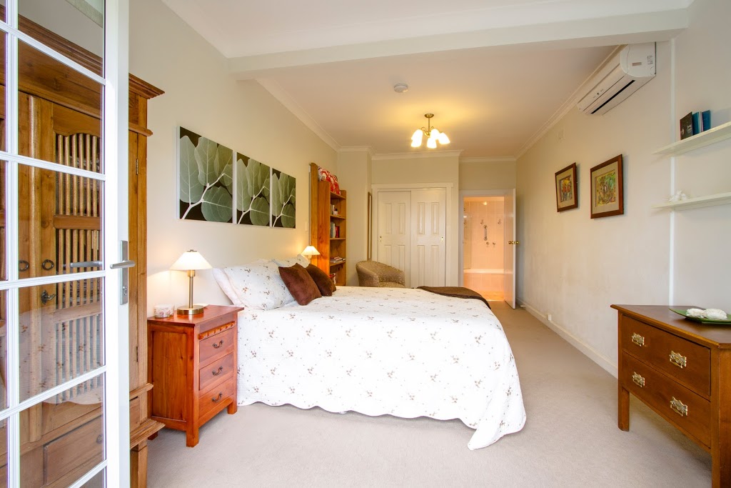 Hillside Bed & Breakfast Huon Valley Tasmania | 8814 Channel Hwy, Huonville TAS 7109, Australia | Phone: (03) 6266 3880