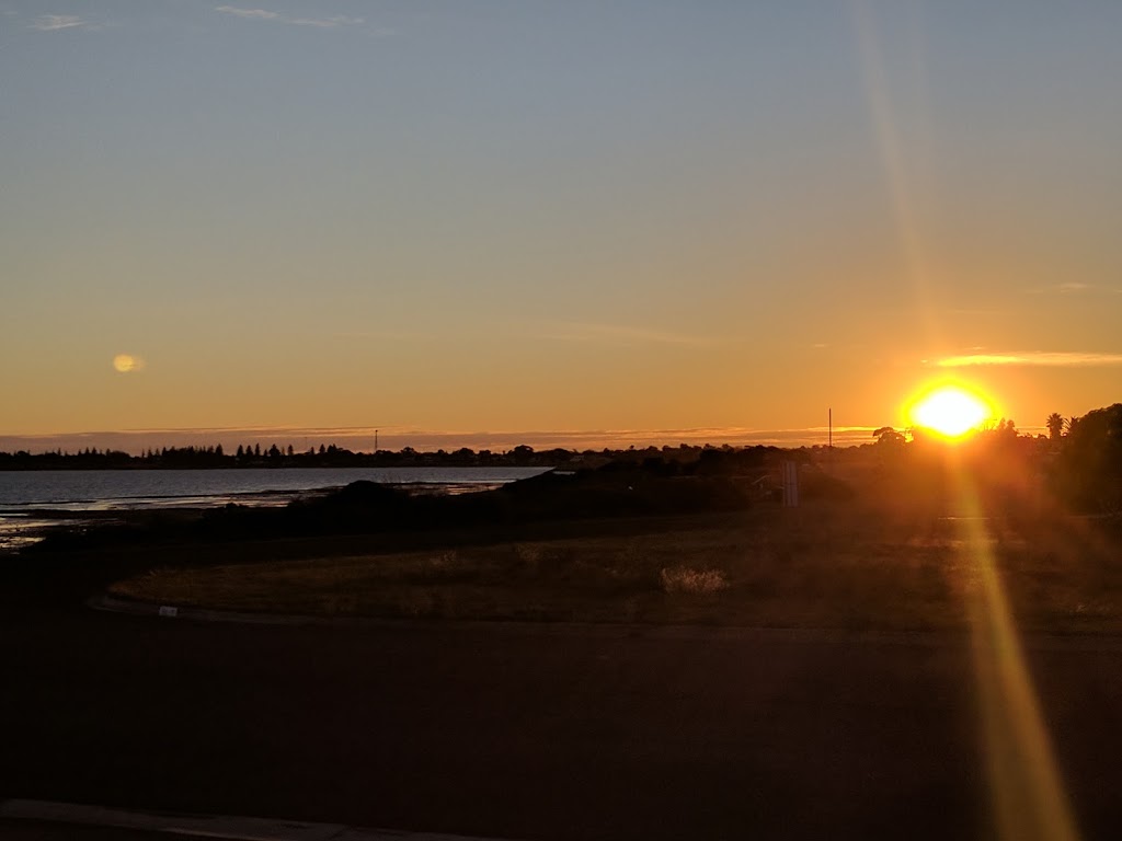 Seaview Cottage Ceduna | 11 Will St, Thevenard SA 5690, Australia | Phone: 0428 250 088