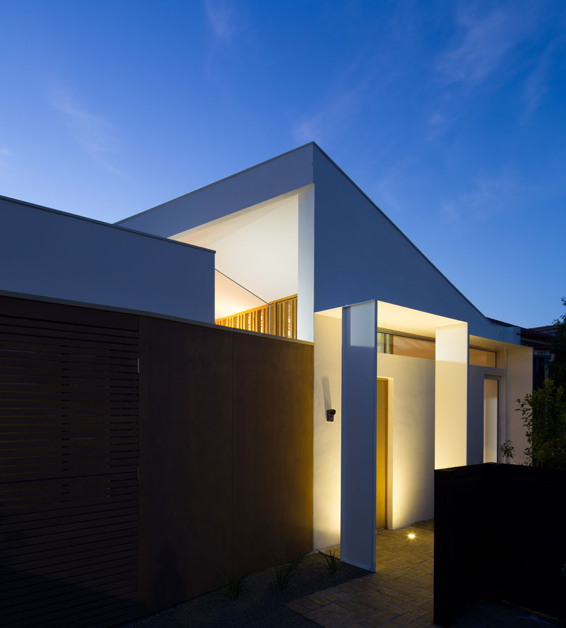 Adrian Bonomi Architect - Mornington Peninsula | 6 Bridge St, Balnarring Beach VIC 3926, Australia | Phone: 0433 313 505