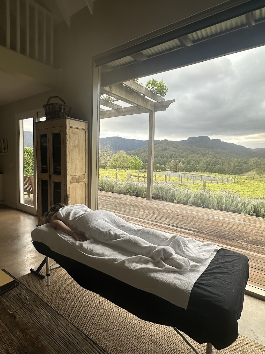 Seung Young Mobile massage | 531 Mount Scanzi Rd, Kangaroo Valley NSW 2577, Australia | Phone: 0432 860 569