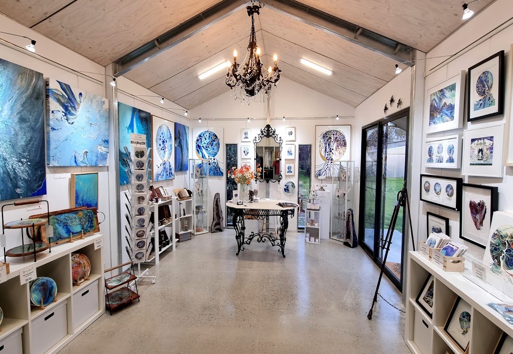 Leanne McCulloch Art | 3333 Jervois Rd, Wellington SA 5259, Australia | Phone: 0407 610 212