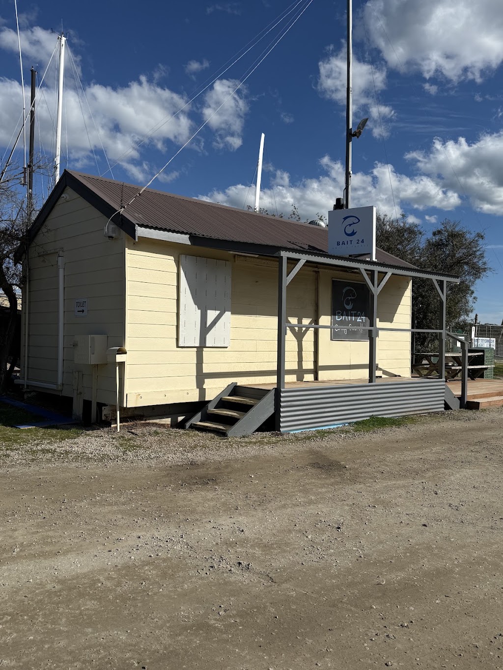 Bait 24 | Rutherford Parade, Warneet VIC 3980, Australia | Phone: 0402 274 072