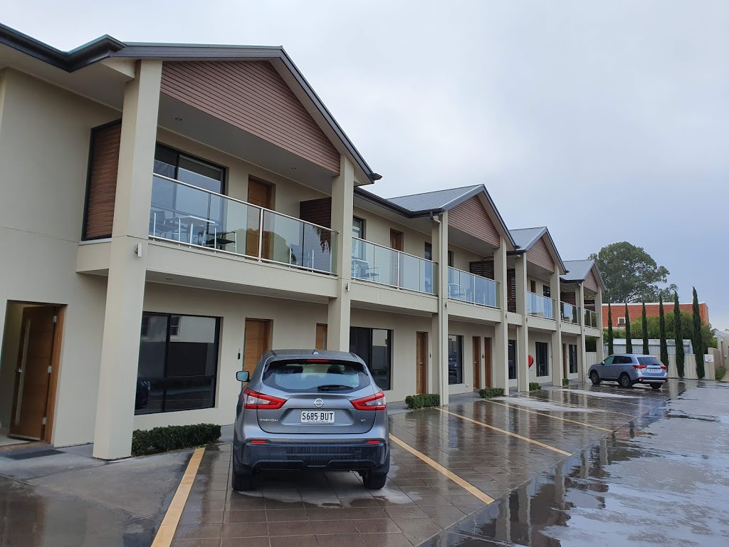 Renmark Holiday Apartments | lodging | 161 Murray Ave, Renmark SA 5341, Australia | 1300855563 OR +61 1300 855 563