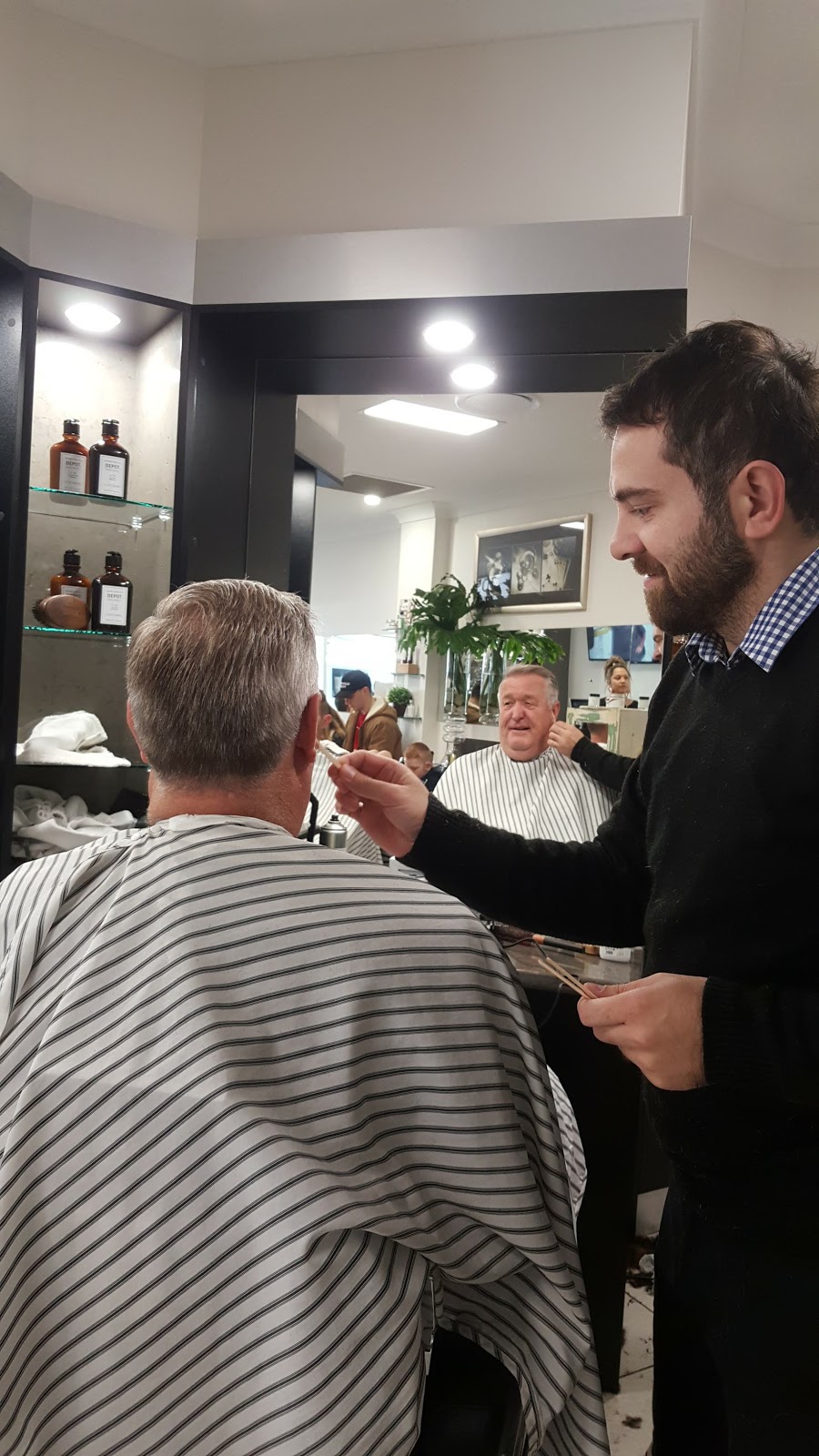 Joels Salon de Men | hair care | 1/217 Margaret St, Toowoomba City QLD 4350, Australia | 0746384007 OR +61 7 4638 4007