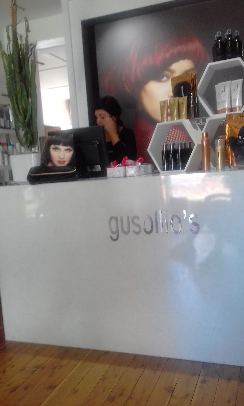 Gusollios Hair and Spa | 30 Clarke St, Young NSW 2594, Australia | Phone: (02) 6382 2844
