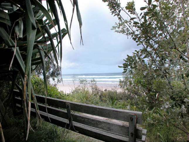 Byron Bay Holiday House | Casa De Playa, 39 Alcorn St, Suffolk Park NSW 2481, Australia | Phone: (07) 5477 0228