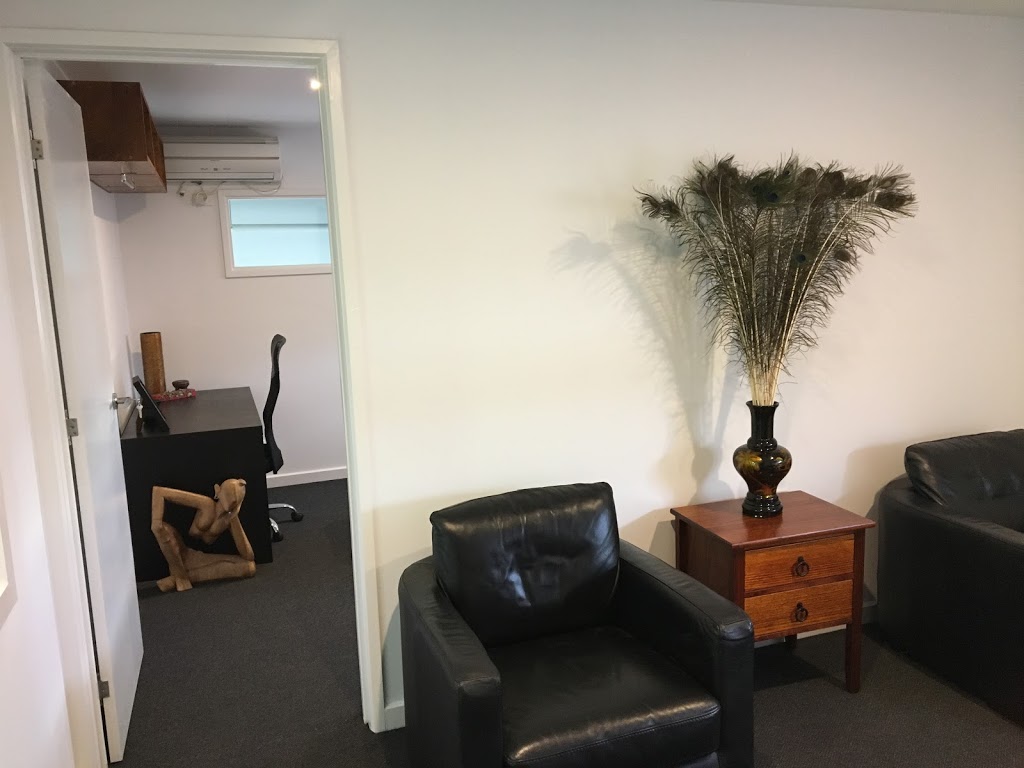 Glenn Kinder Massage Therapy | health | 415 Blackshaws Rd, Altona North VIC 3025, Australia | 0407281966 OR +61 407 281 966