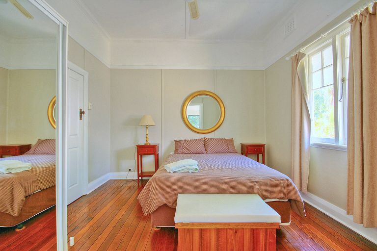 Melville House Holiday Cottage 8 | 246 Keen St, East Lismore NSW 2480, Australia | Phone: (02) 6621 5778