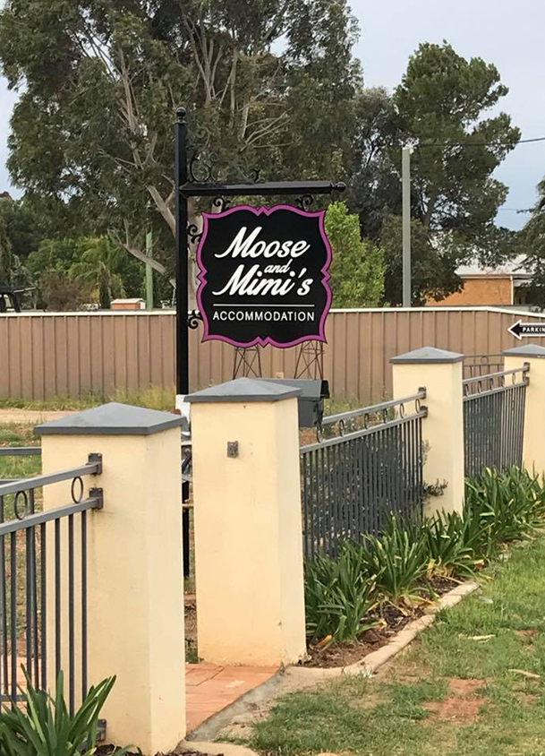 Moose and Mimis Accommodation | 26 Junee Rd, Temora NSW 2666, Australia | Phone: 0405 421 707