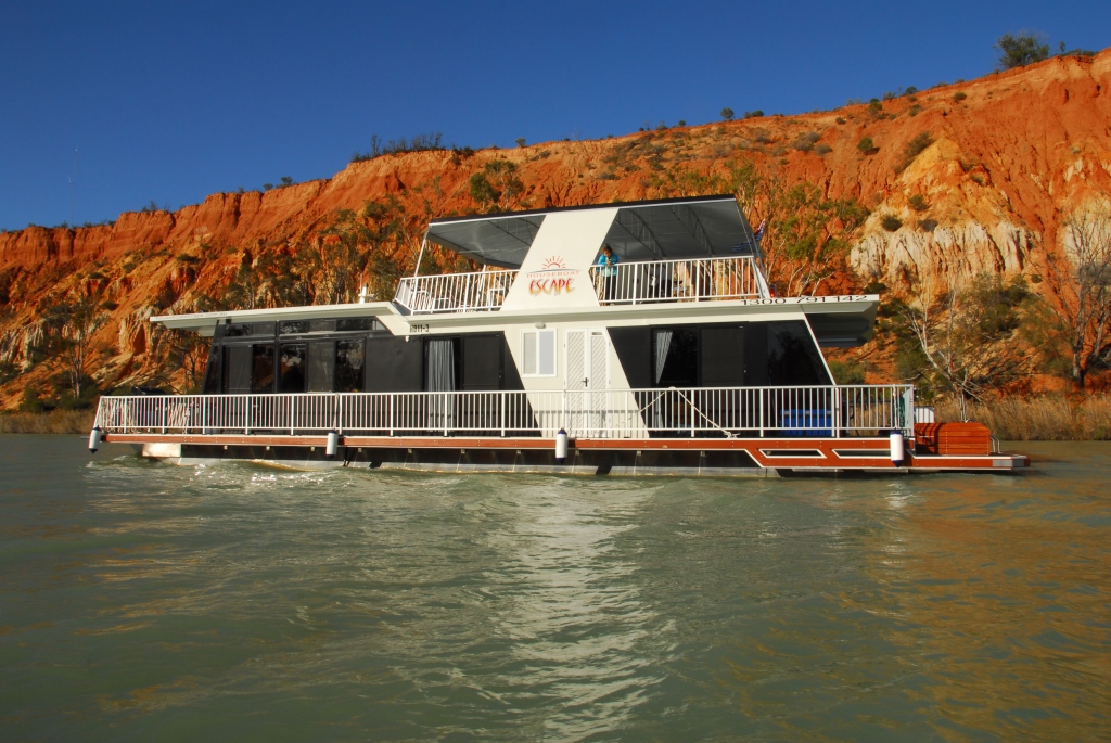 Houseboat Escape | Lagoon Marina RENMARK, Renmark SA 5341, Australia | Phone: 1300 791 142