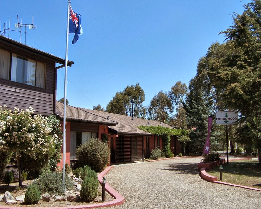Cottonwood Motel | lodging | 3 William St, Berridale NSW 2628, Australia | 0264563374 OR +61 2 6456 3374