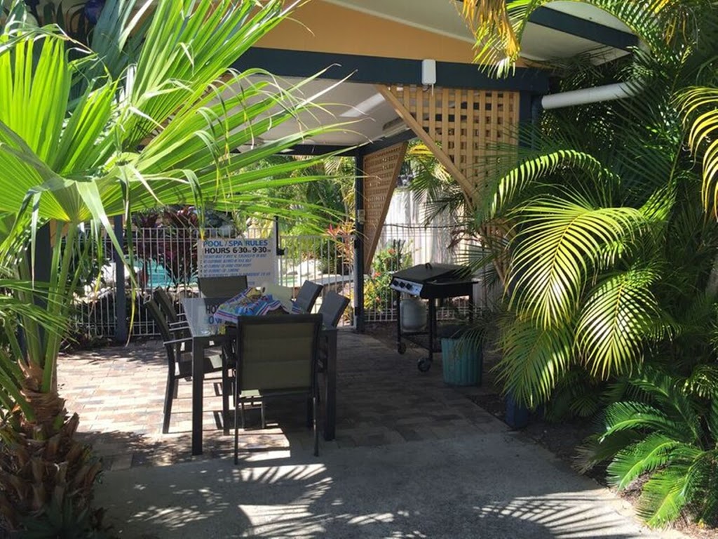 Lazy Lizard Motor Inn | 121 Davidson St, Port Douglas QLD 4877, Australia | Phone: (07) 4099 5900